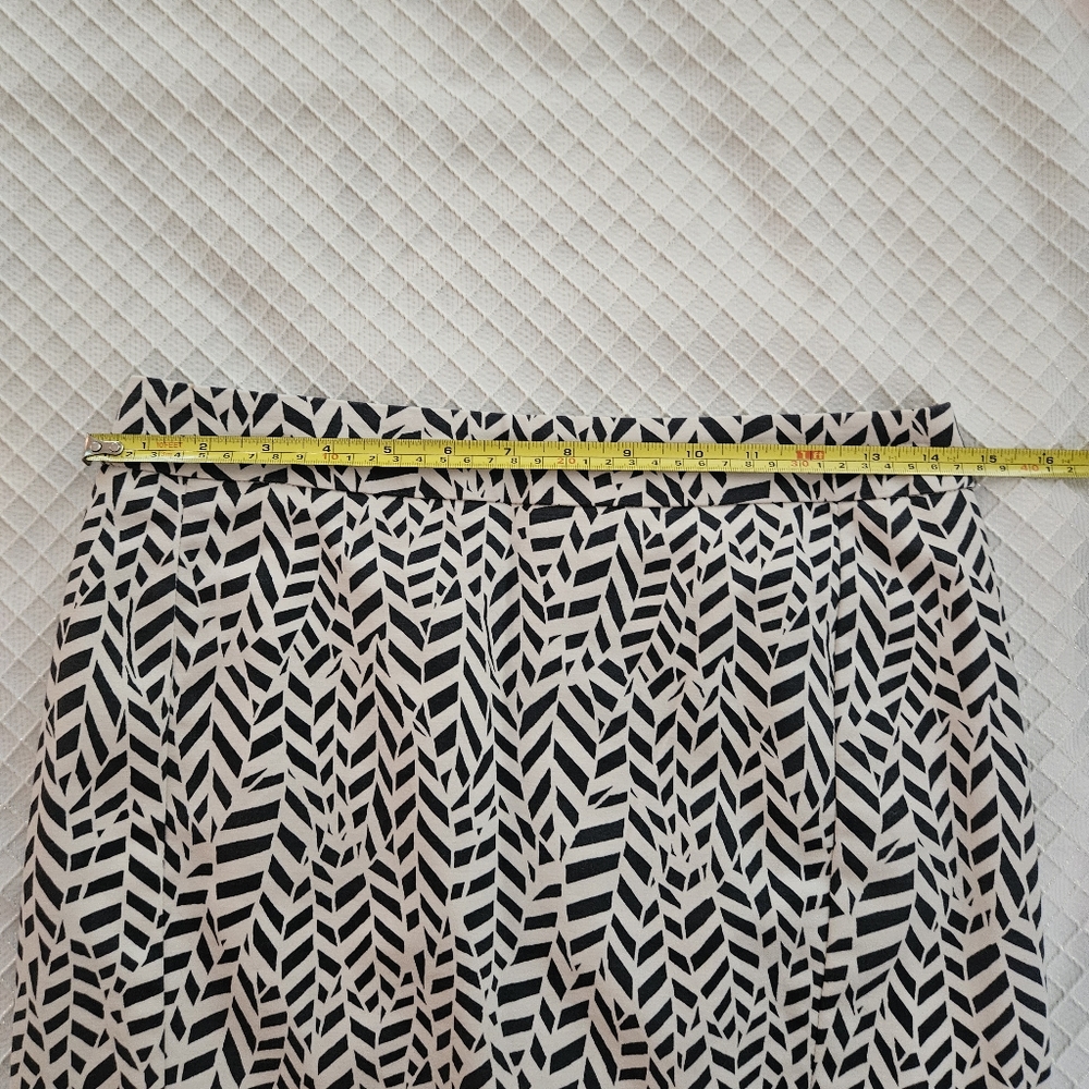 LOFT Petite Gray & White Pattern Pencil Skirt - Picture 4 of 7